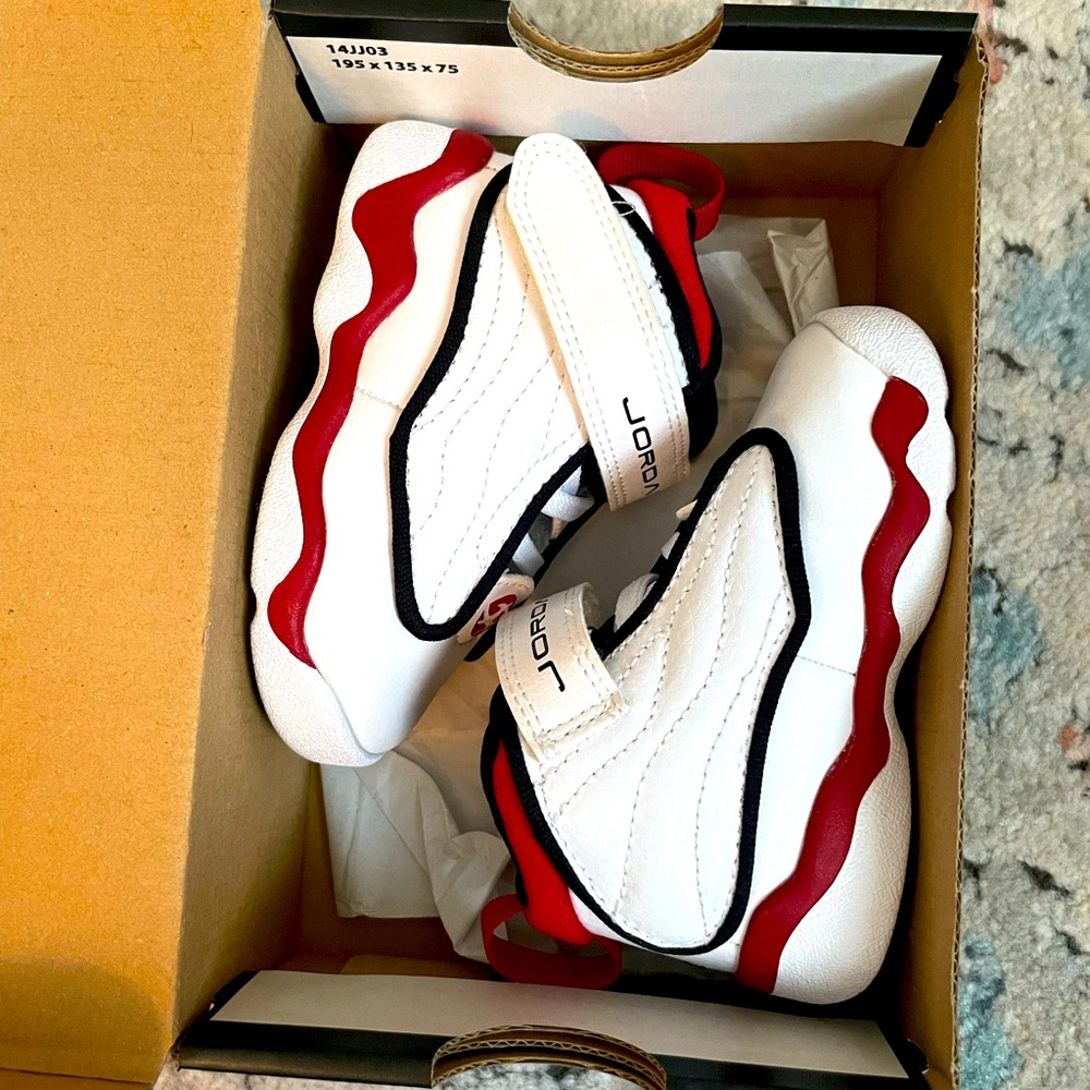 Brand new in box jordan pro strong toddler size 5